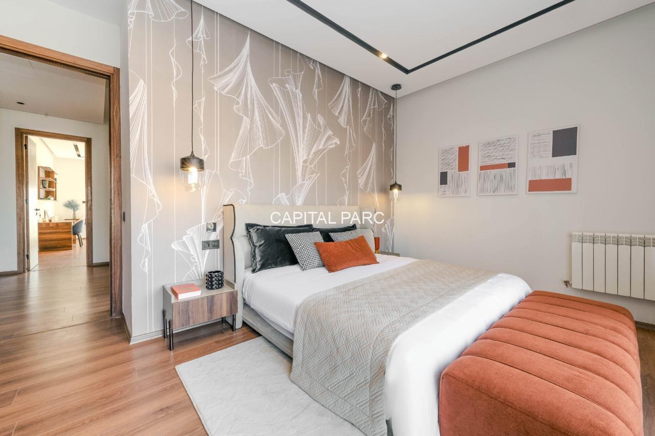 1000071835